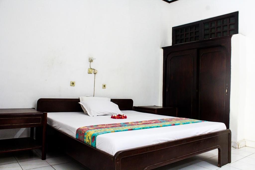 Berlian Inn Kuta  Exterior photo